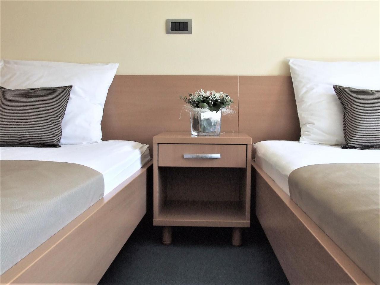 Hotel Central Slavonski Brod Eksteriør billede
